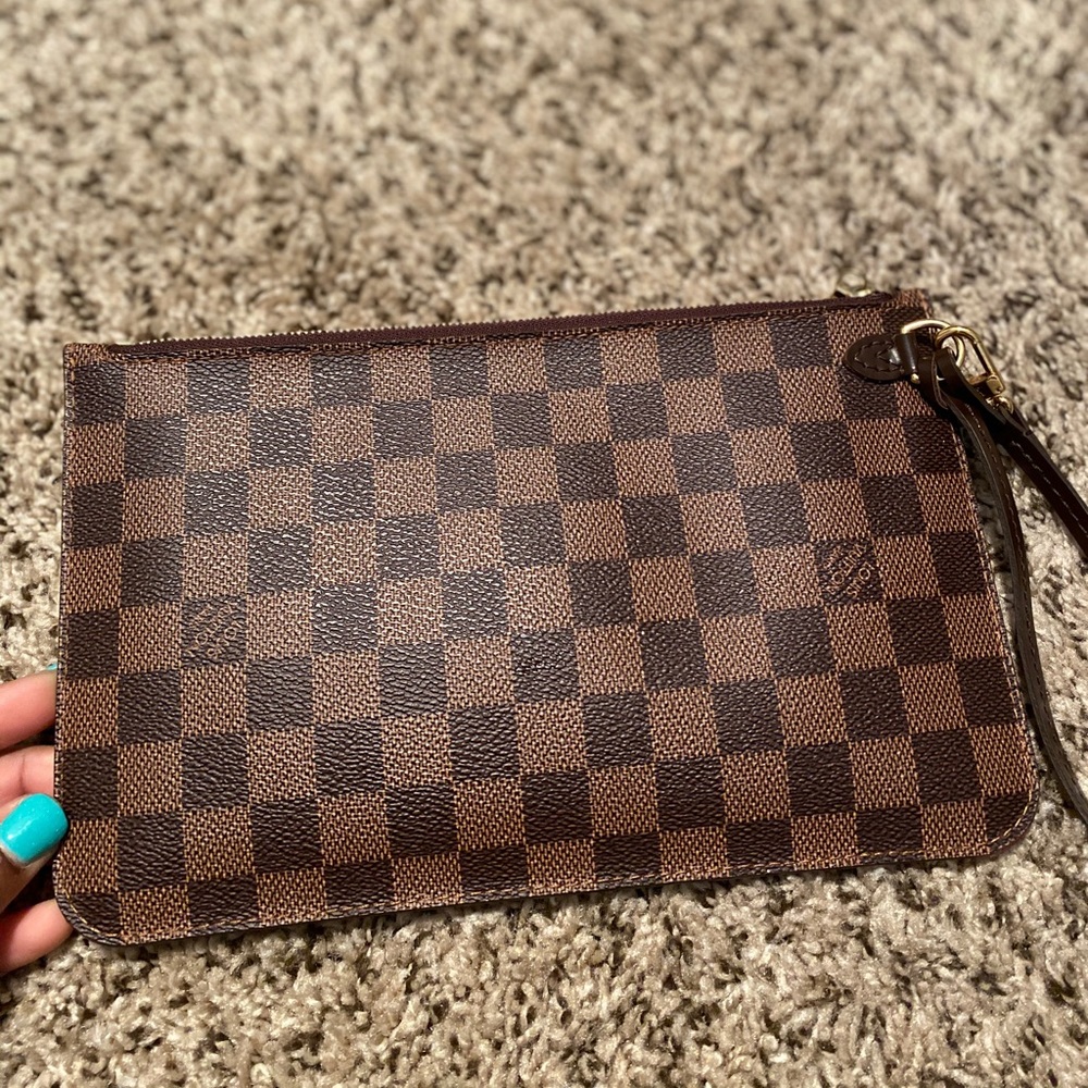 Authentic Louis Vuitton Neverfull Clutch